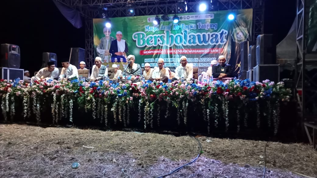 Desa Tanjung bersholawat bersama Habib FAHMI