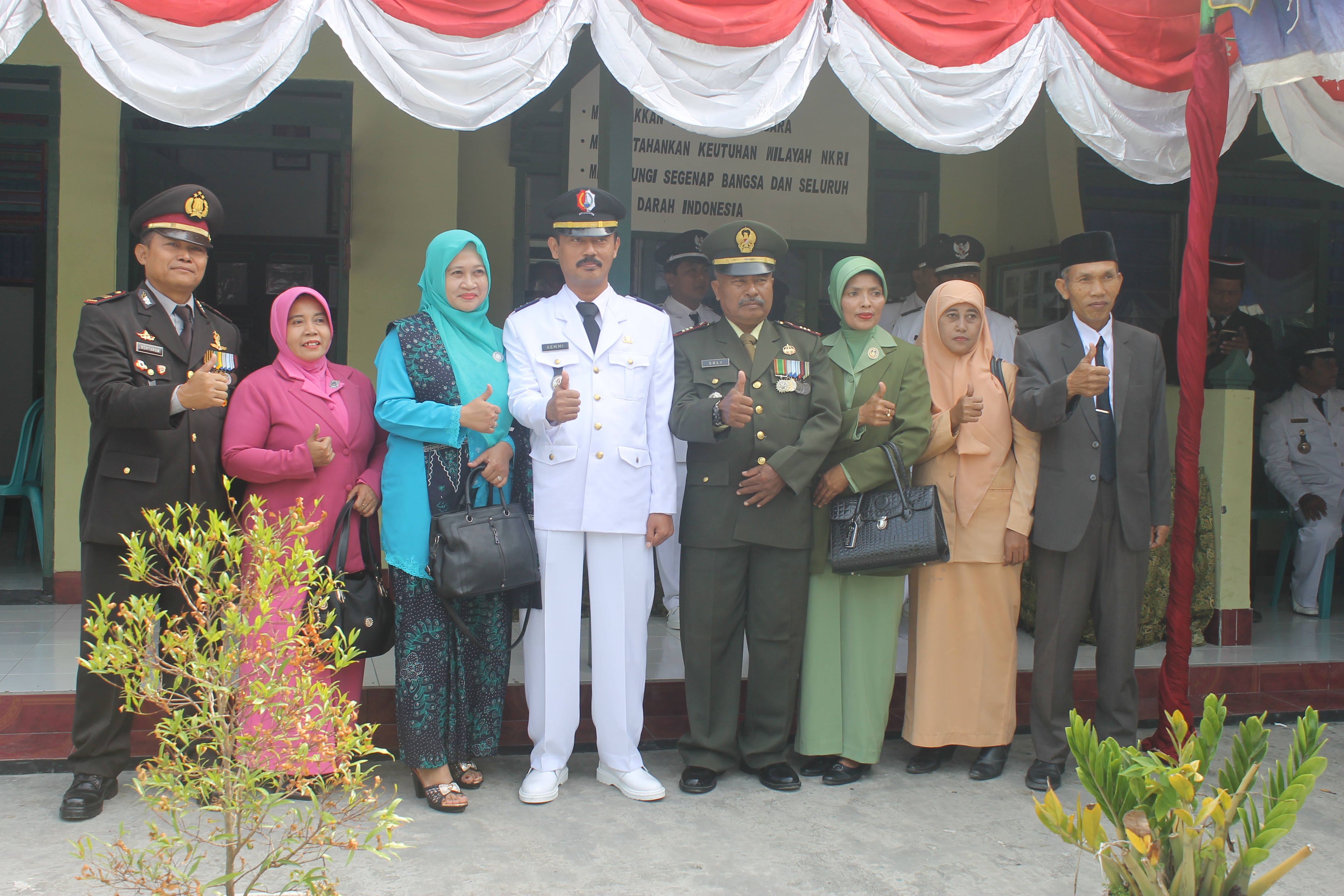PENGIBARAN BENDERA MERAH PUTIH, HUT RI 72 TH 2017