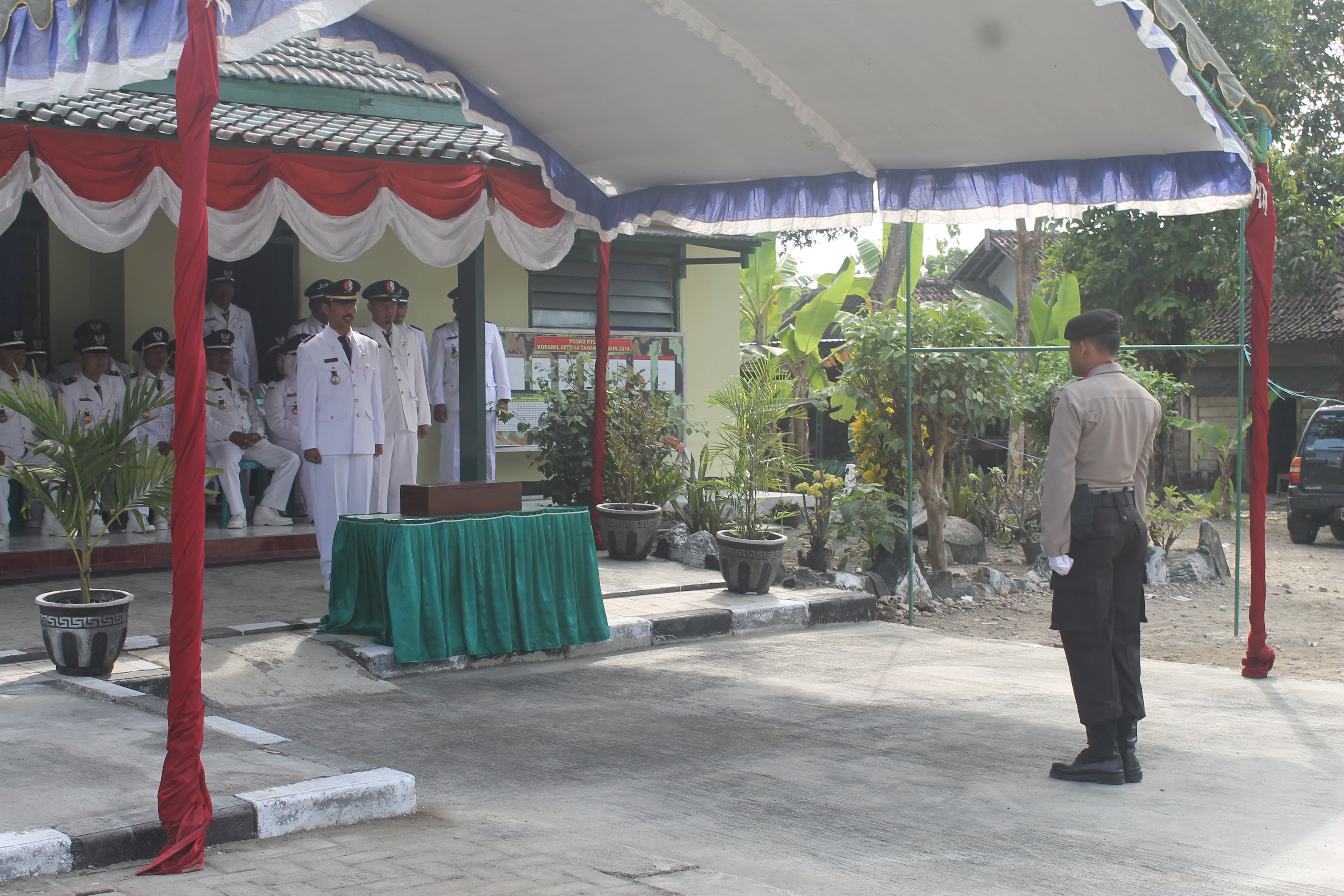 PENGIBARAN BENDERA MERAH PUTIH, HUT RI 72 TH 2017