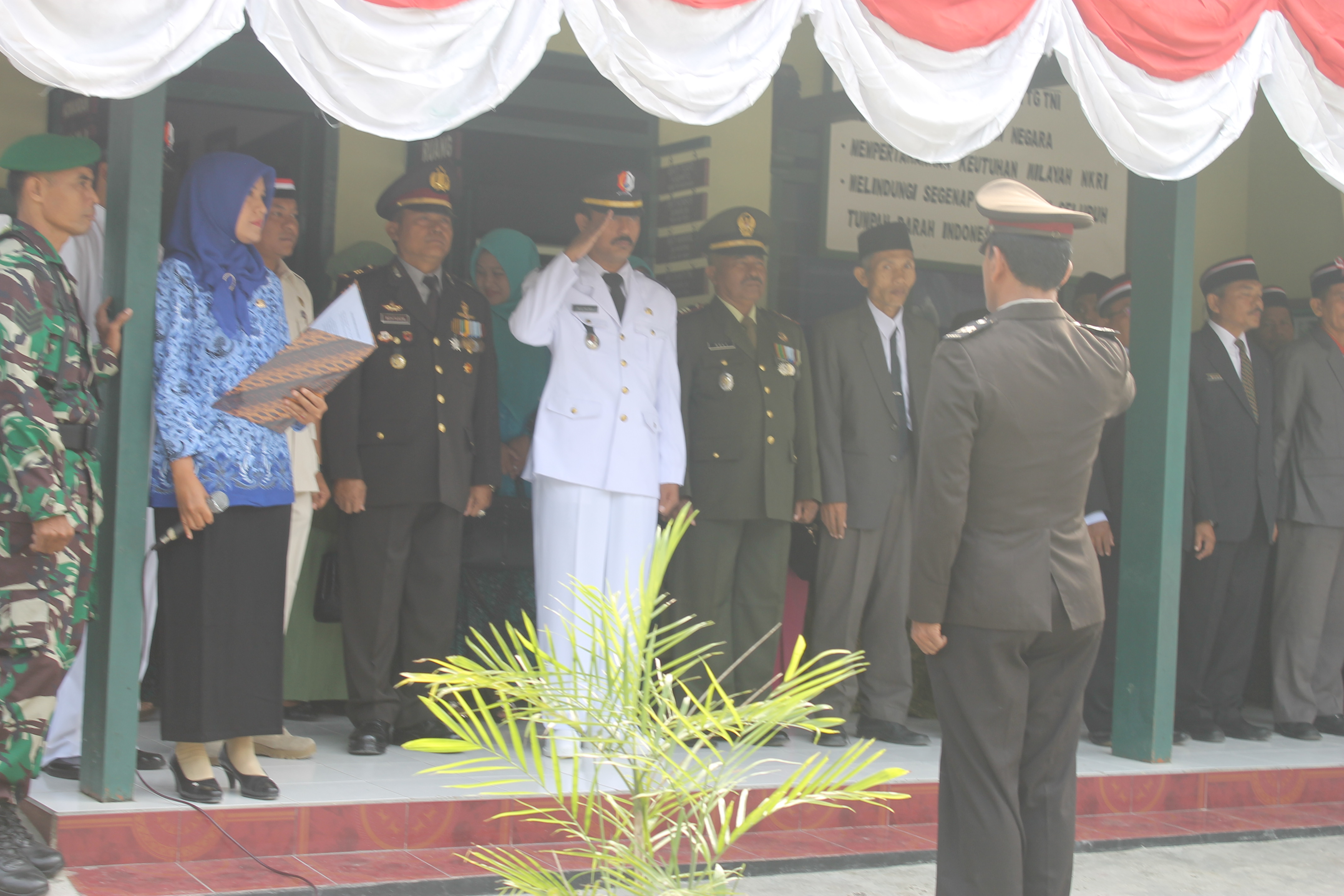 PENGIBARAN BENDERA MERAH PUTIH, HUT RI 72 TH 2017