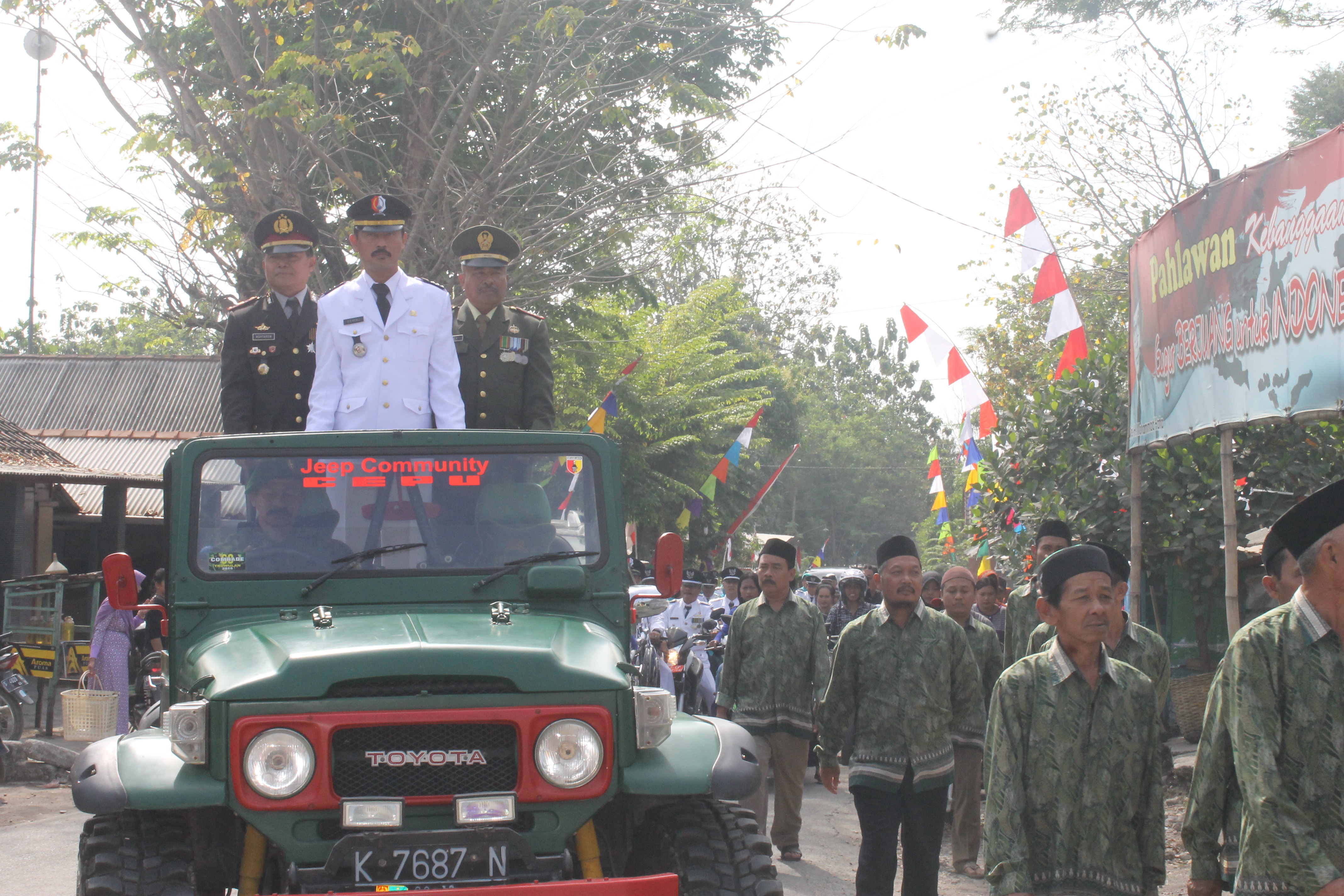 PENGIBARAN BENDERA MERAH PUTIH, HUT RI 72 TH 2017