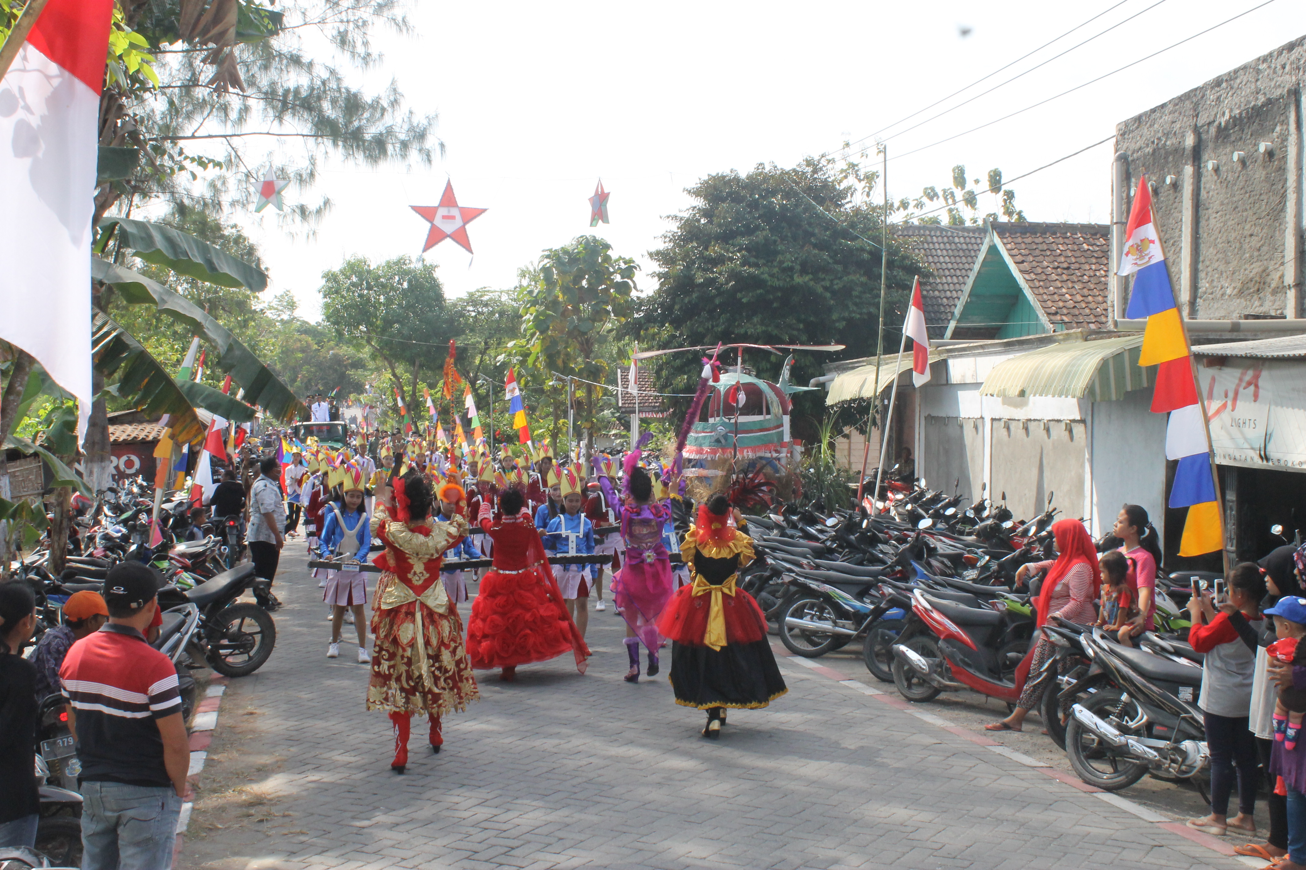PENGIBARAN BENDERA MERAH PUTIH, HUT RI 72 TH 2017