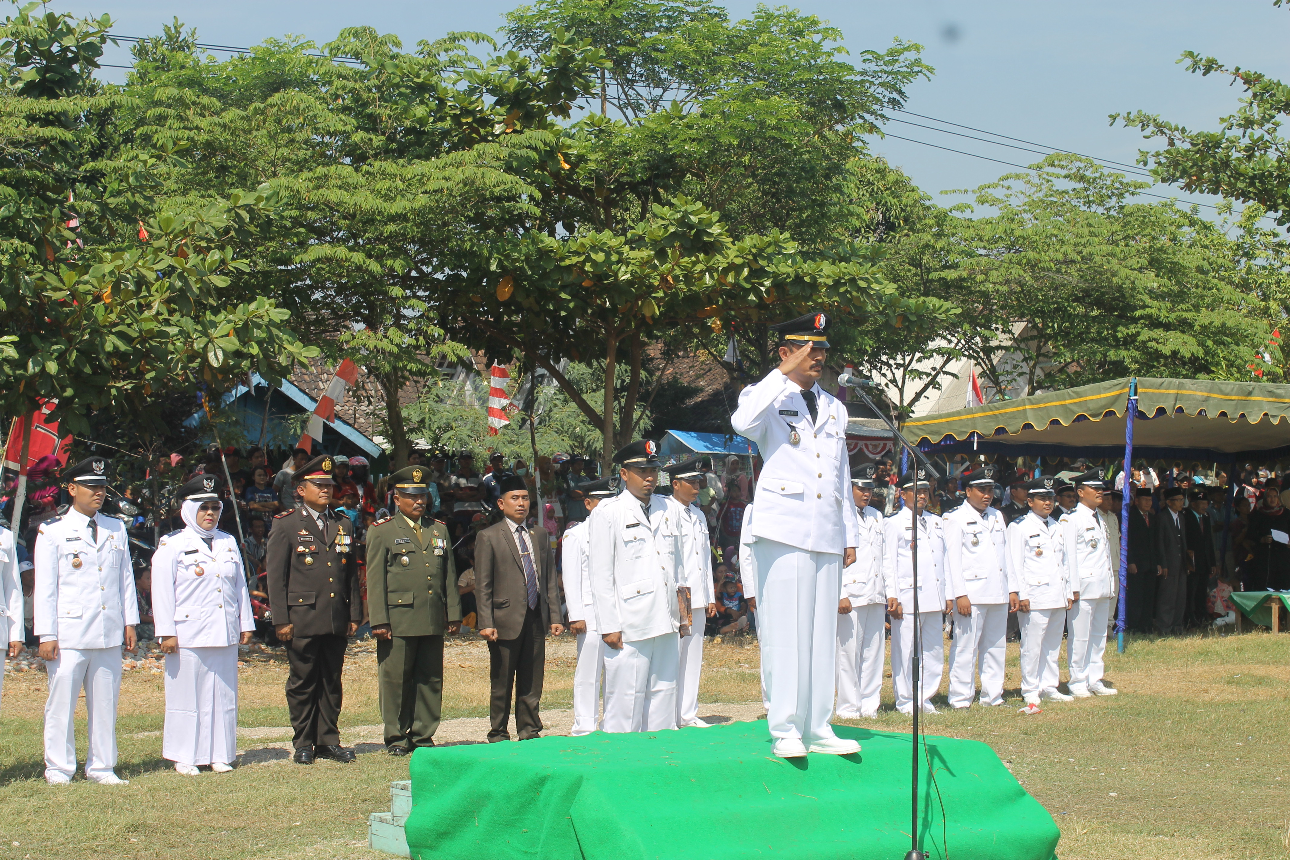 PENGIBARAN BENDERA MERAH PUTIH, HUT RI 72 TH 2017
