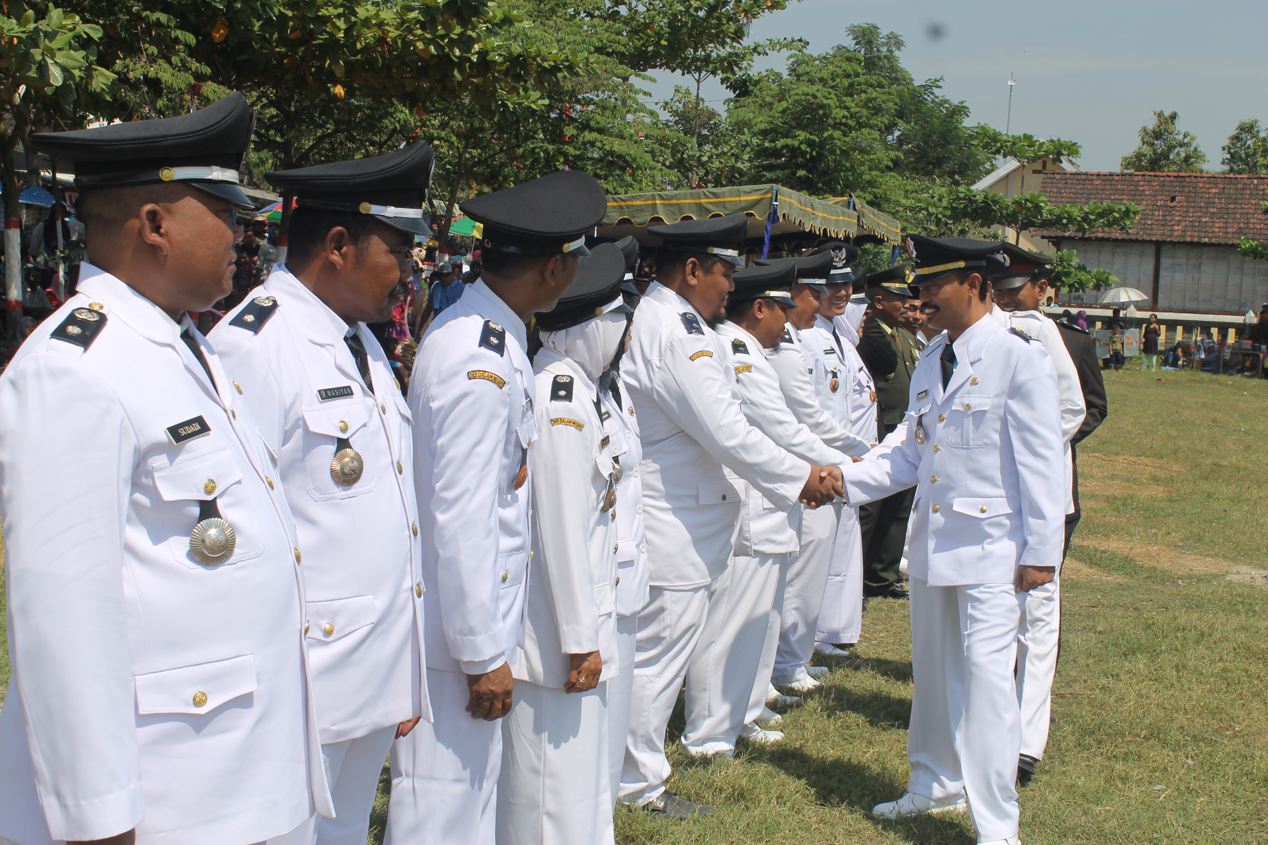 PENGIBARAN BENDERA MERAH PUTIH, HUT RI 72 TH 2017