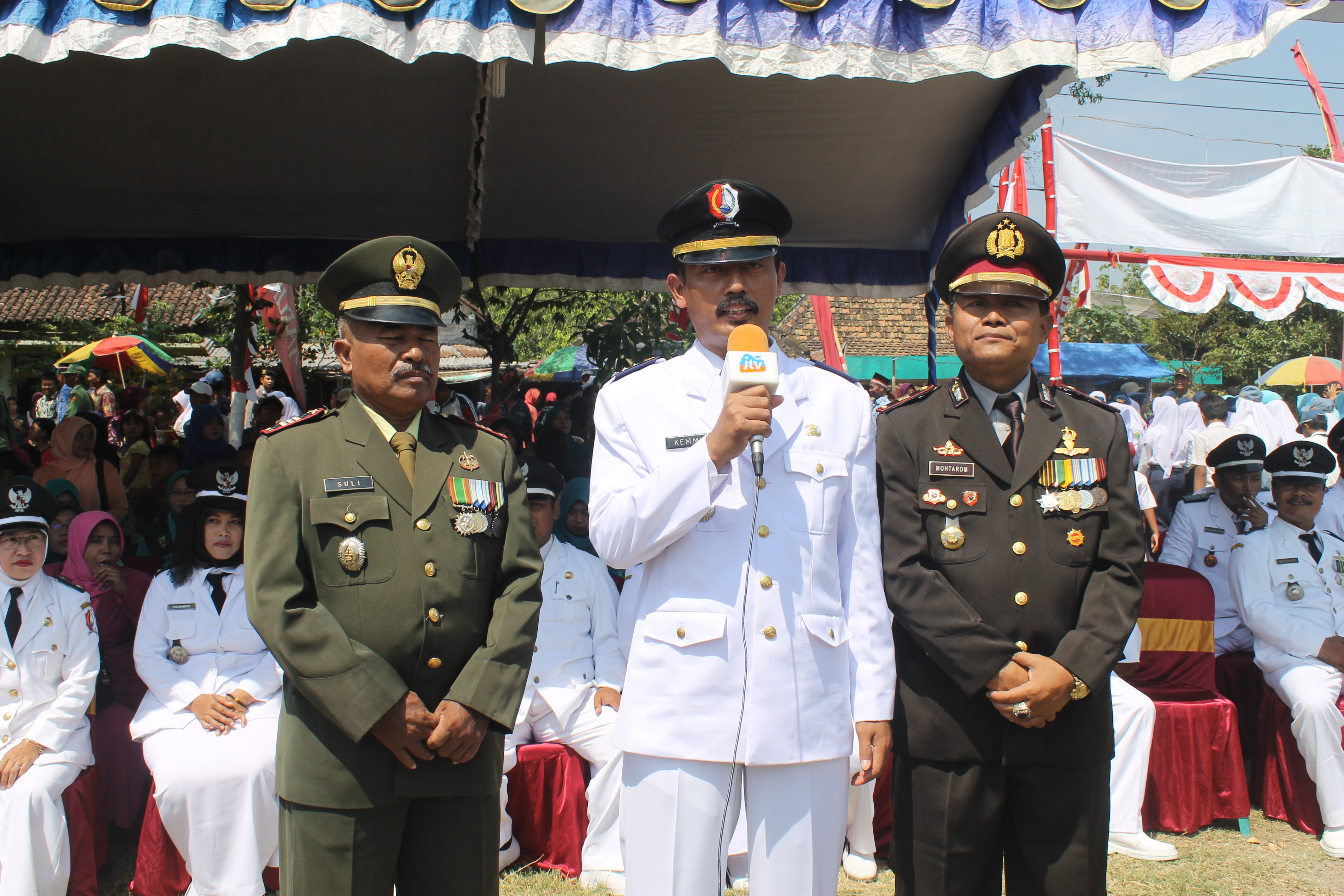 PENGIBARAN BENDERA MERAH PUTIH, HUT RI 72 TH 2017