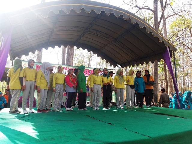 KEGIATAN SENAM REKREASI II JAWA TIMUR DAN PERWOSI