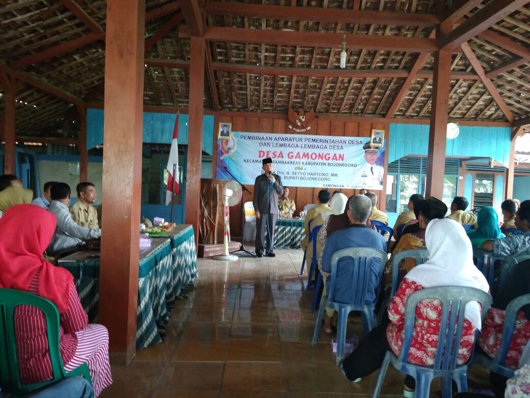 PEMBINAAN APARATUR PEMERINTAH DESA DAN LEMBAGA DESA DI DESA GAMONGAN OLEH WAKIL BUPATI BOJONEGORO Drs. H. SETYO HARTONO, MM